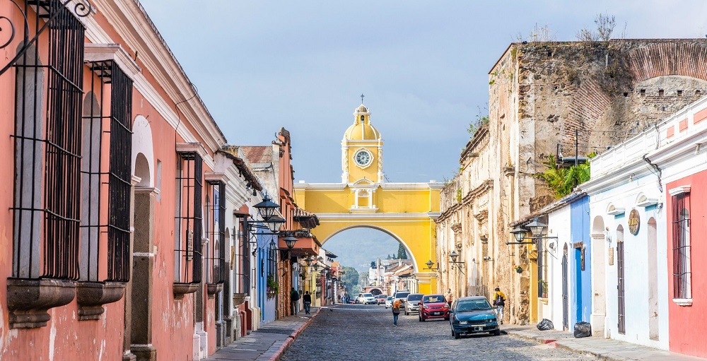 Guatemala y Belice: del mundo maya al Caribe 3 rodrigo escalante uliZMHrDgzM unsplash scaled e1758856141785