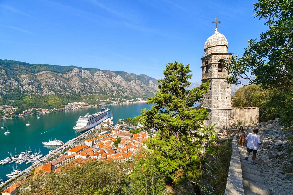 Bahía de Kotor: la joya secreta del Adriático 3 montenegro walk to fortress kotor view kotor bay