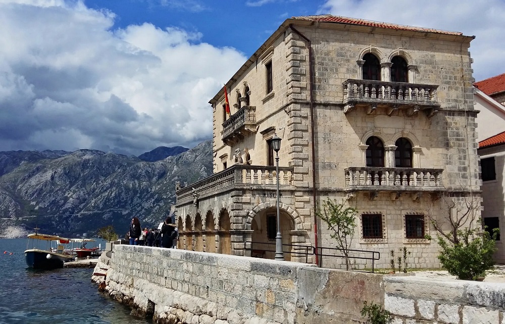 Bahía de Kotor: la joya secreta del Adriático 5 palacio Bujovic de Perast