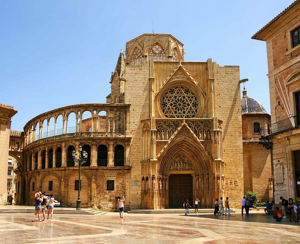 Valencia: la ciudad que te va a sorprender más de lo que imaginás 3 AdobeStock 18111001 1 compressed scaled 1