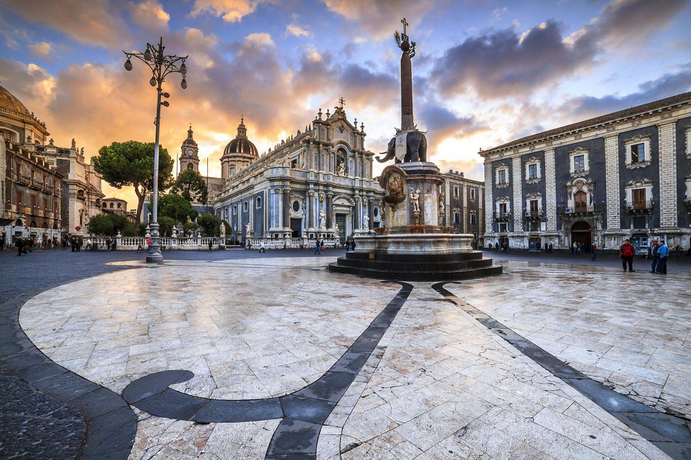 Sicilia esencial: cinco ciudades que van a marcar un antes y un después 4 MG 0307 Catania piazza Duomo