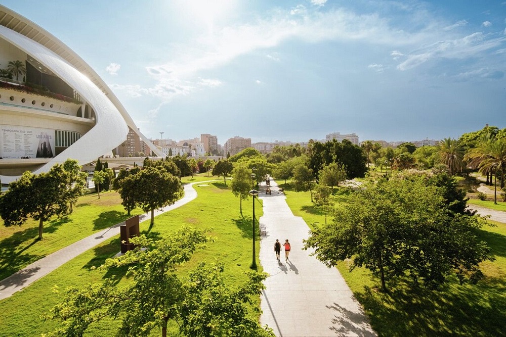 Valencia: la ciudad que te va a sorprender más de lo que imaginás 1 jardin de turia valencia
