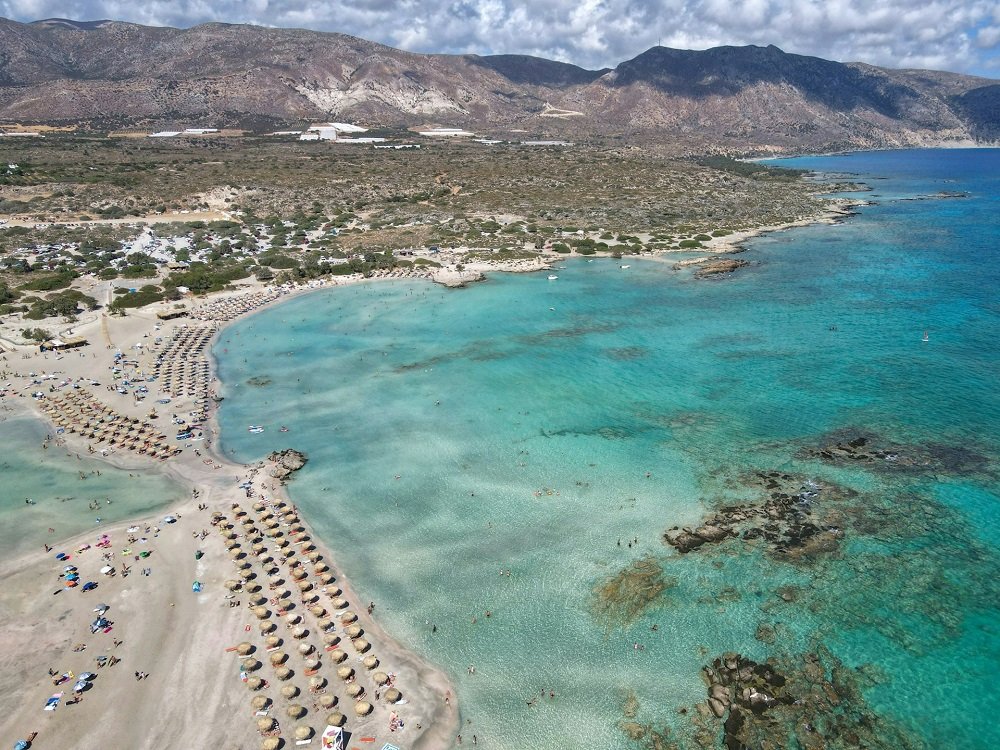 Las 10 mejores playas del mundo en 2026 según Travellers' Choice Awards 2 dimitris kiriakakis yGA8EEV2xtU unsplash