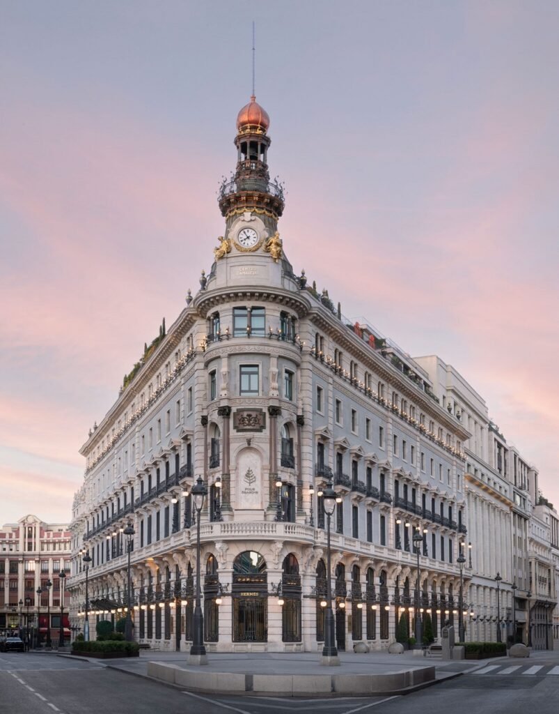 10 lugares imprescindibles para comprar en Madrid 1 Centro Canalejas Home 2 1606x2048 1